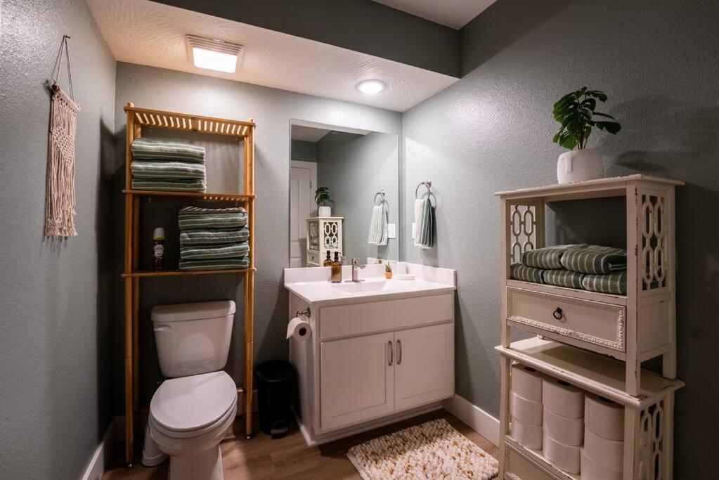Pet Friendly Boho Condo With Pool--Fitness Center--Next To The Branson Landing--Close To Convention Center And Kanakuk Zewnętrze zdjęcie