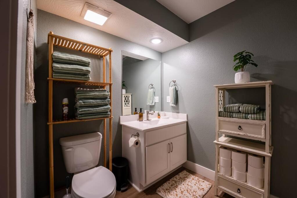 Pet Friendly Boho Condo With Pool--Fitness Center--Next To The Branson Landing--Close To Convention Center And Kanakuk Zewnętrze zdjęcie