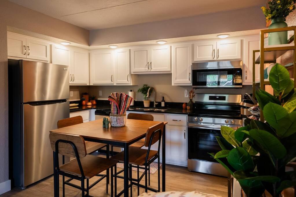 Pet Friendly Boho Condo With Pool--Fitness Center--Next To The Branson Landing--Close To Convention Center And Kanakuk Zewnętrze zdjęcie