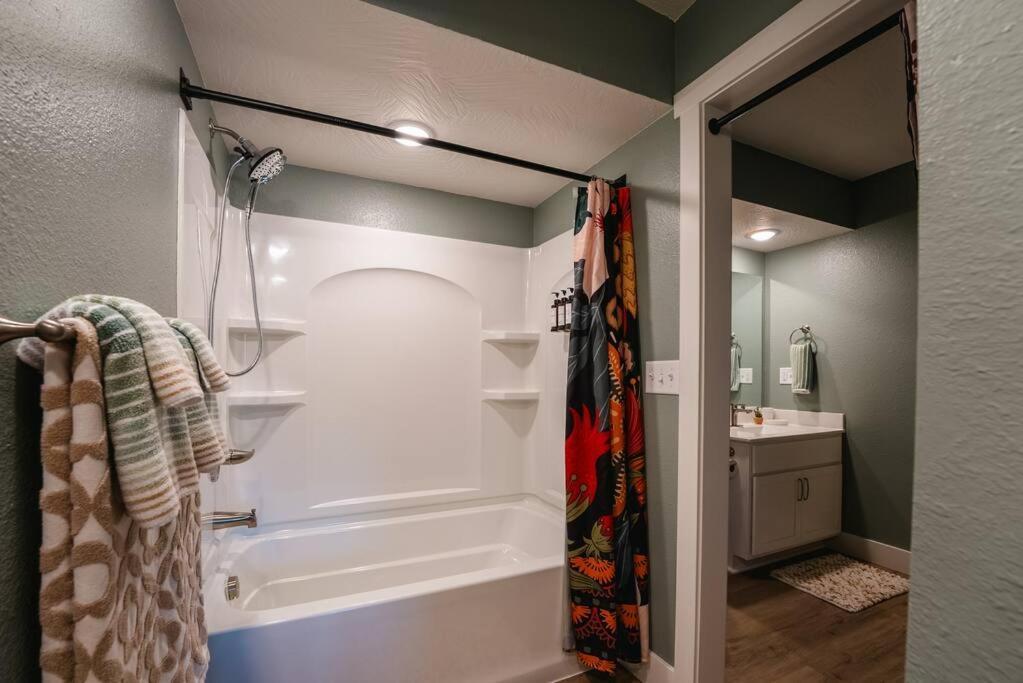 Pet Friendly Boho Condo With Pool--Fitness Center--Next To The Branson Landing--Close To Convention Center And Kanakuk Zewnętrze zdjęcie