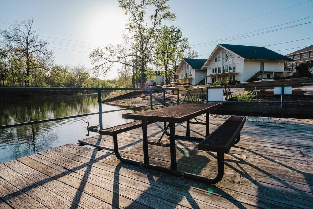 Pet Friendly Boho Condo With Pool--Fitness Center--Next To The Branson Landing--Close To Convention Center And Kanakuk Zewnętrze zdjęcie