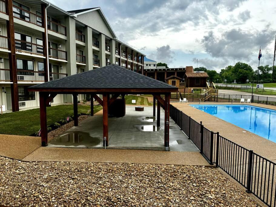 Pet Friendly Boho Condo With Pool--Fitness Center--Next To The Branson Landing--Close To Convention Center And Kanakuk Zewnętrze zdjęcie