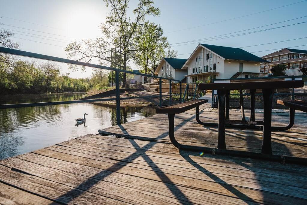 Pet Friendly Boho Condo With Pool--Fitness Center--Next To The Branson Landing--Close To Convention Center And Kanakuk Zewnętrze zdjęcie